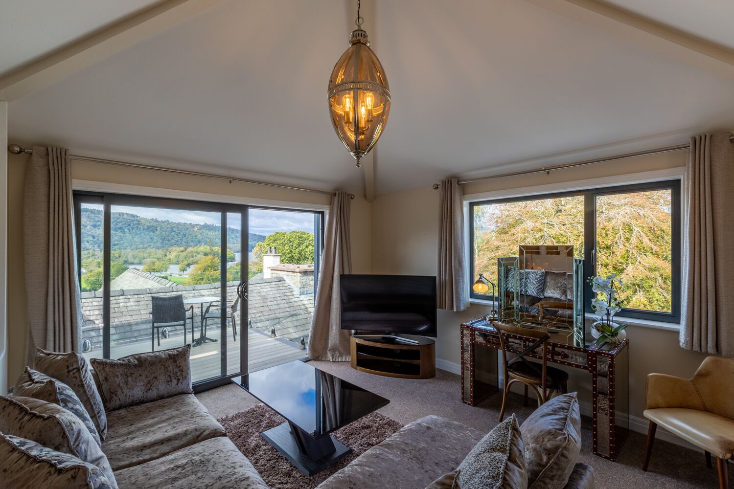 Penthouse with Roof Top Hot Tub (Adults Only) | Living area | 40-inch flat-screen TV with digital channels, TV