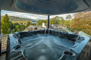 Penthouse with Roof Top Hot Tub (Adults Only) | Terrace/patio