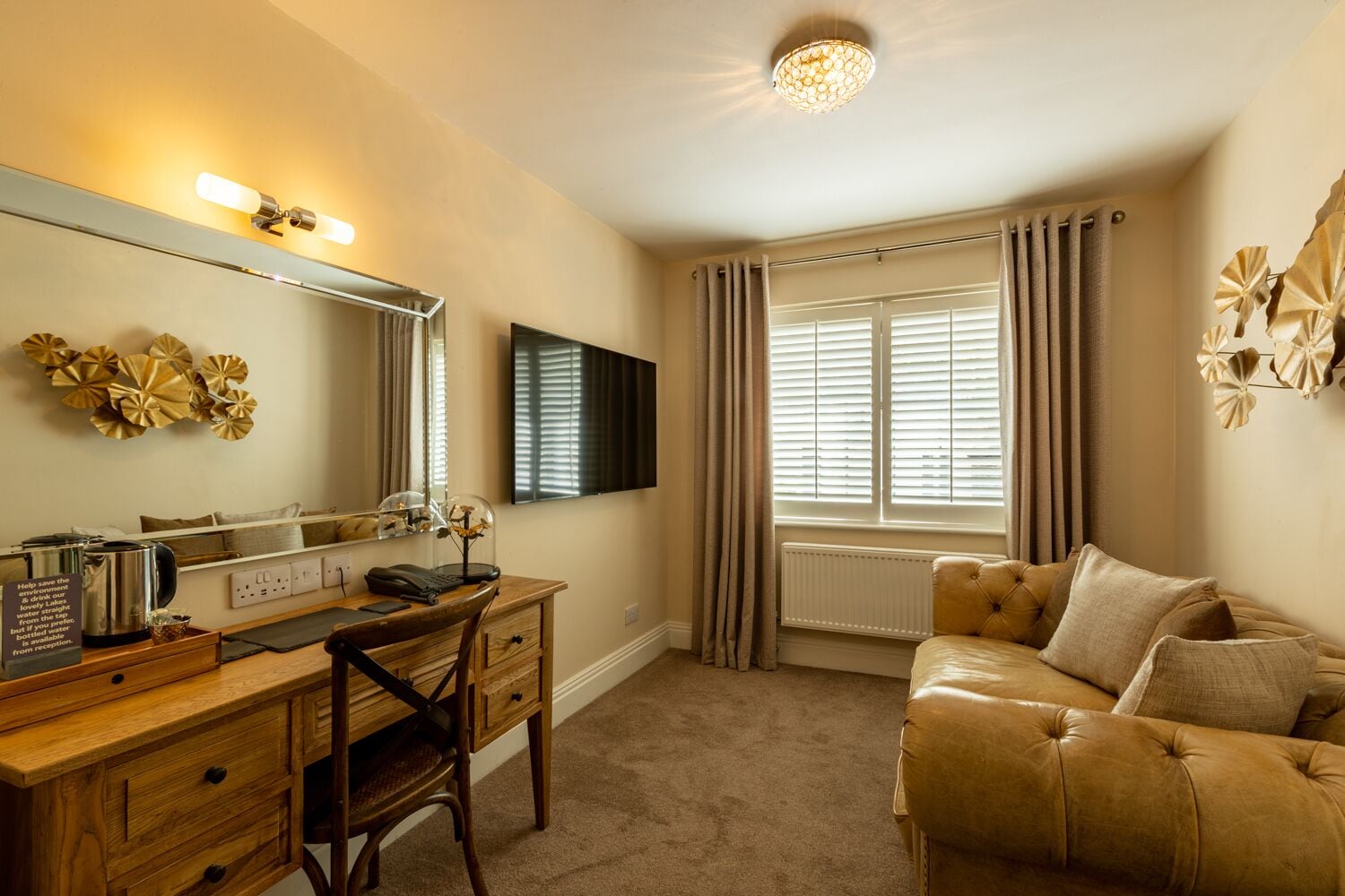 ground floor double | 1 bedroom, hypo-allergenic bedding, in-room safe, desk