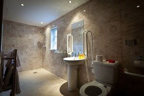 Classic Double Room | Bathroom shower