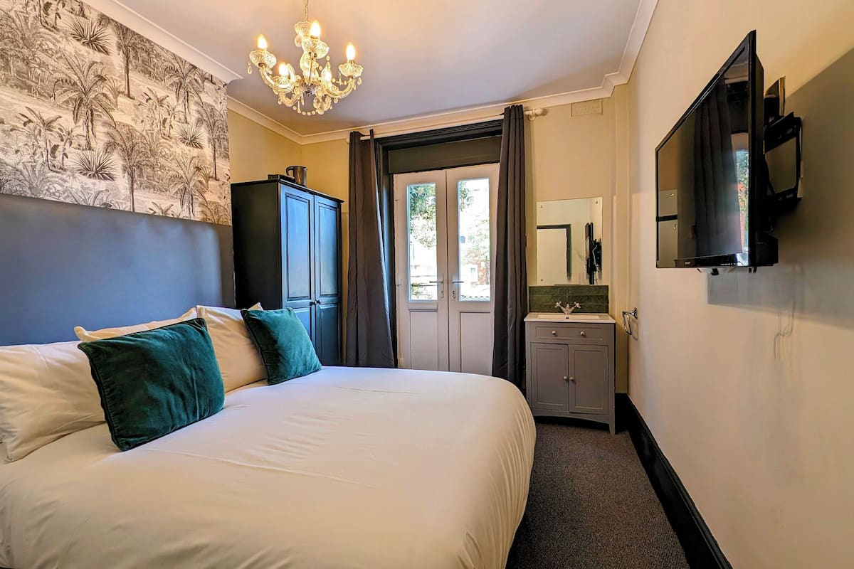 City Double Room | Individually decorated, individually furnished, iron/ironing board