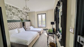 Premium Triple Room | Individually decorated, individually furnished, iron/ironing board - INNit Bliss (Brighton)
