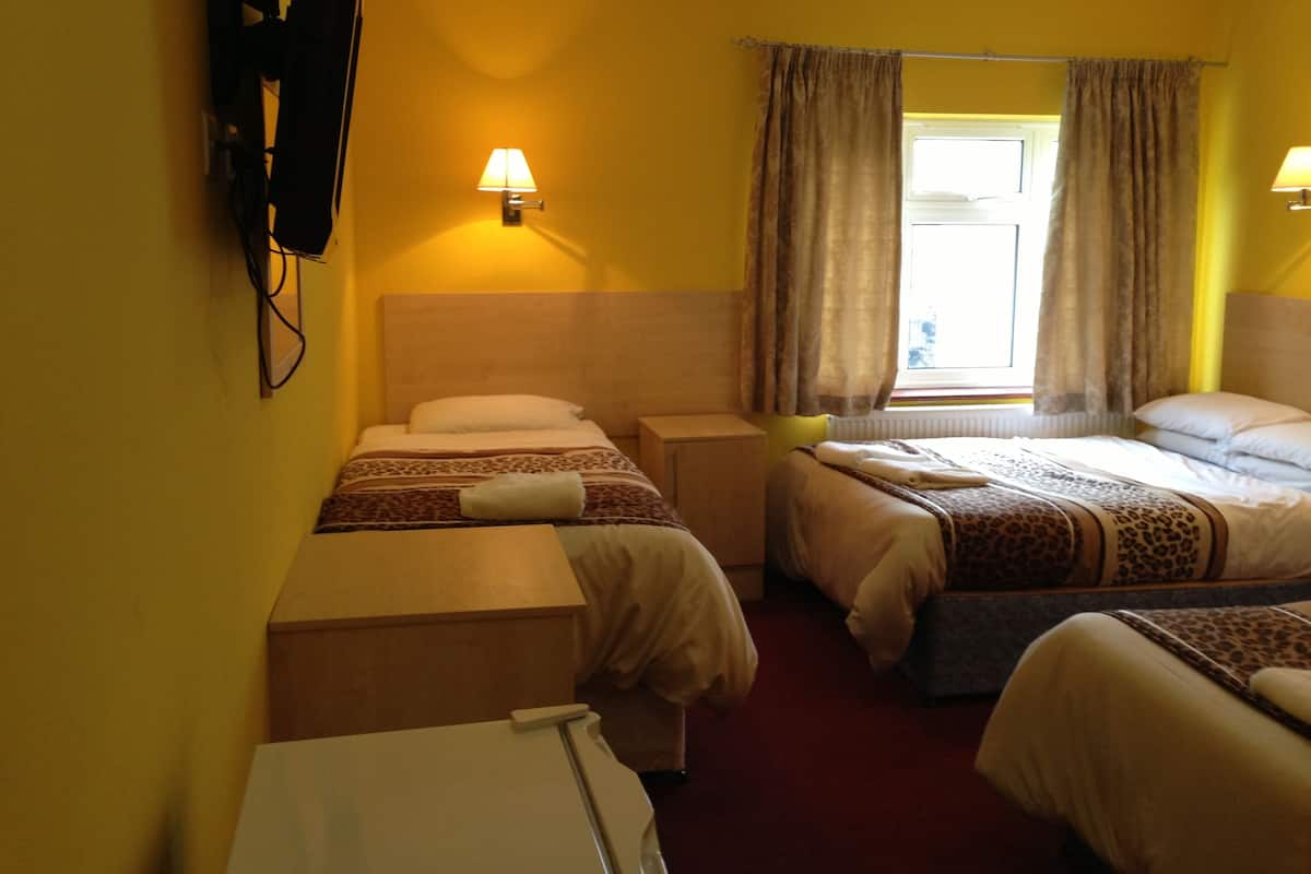 Iron/ironing board (on request), bed sheets
