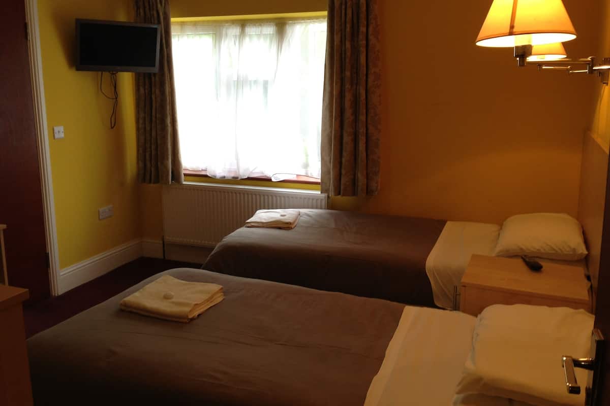 Iron/ironing board (on request), bed sheets
