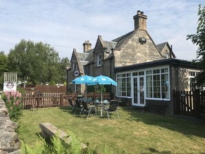 Traditional-Haus, mit Bad | Garten