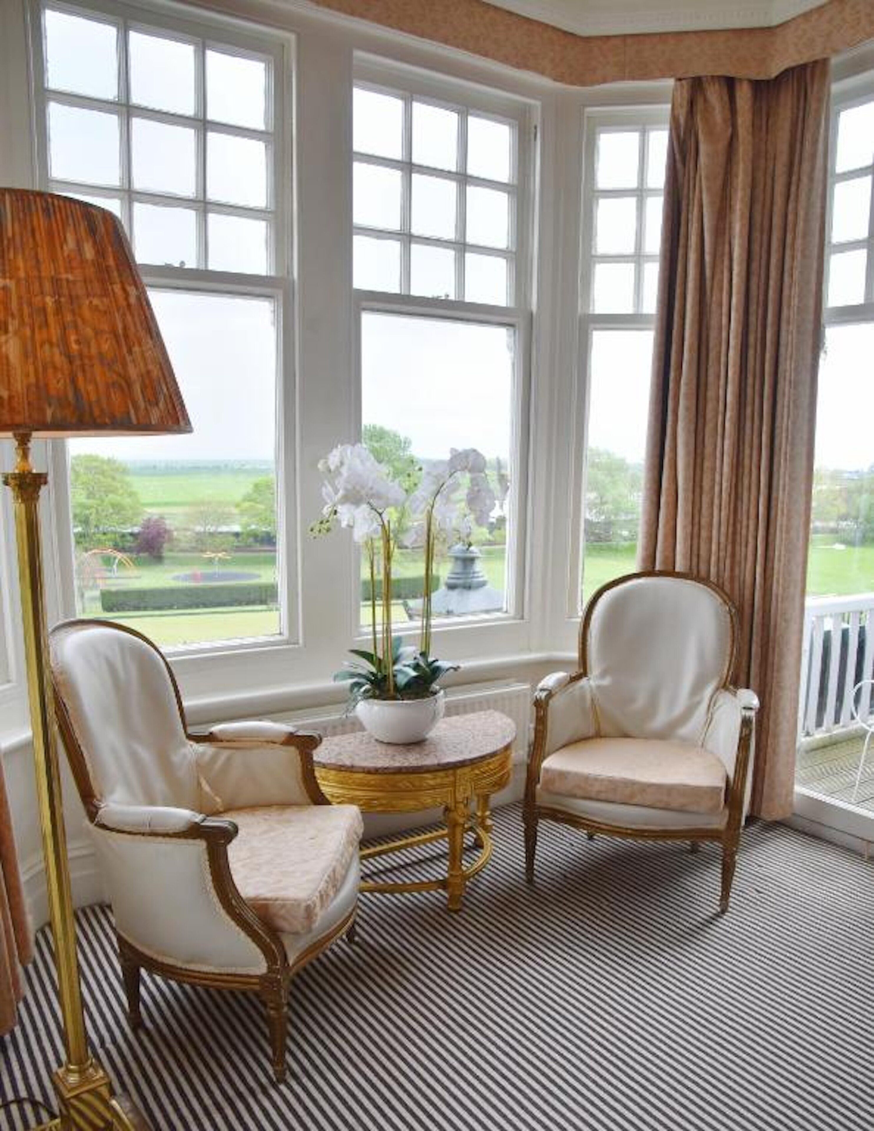 Deluxe Double or Twin Room | Individually decorated, individually furnished, desk, iron/ironing board