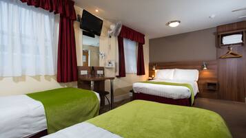 Comfort Quadruple Room (Family) | In-room safe, desk, free WiFi, bed sheets