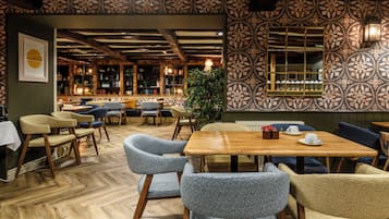 Déjeuner et dßner servis sur place, restauration en plein air