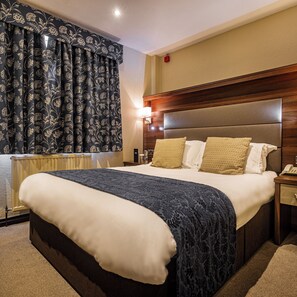 Classic Small Double Room | 遮光布/窗簾、熨斗/熨衣板、免費無線上網、床單