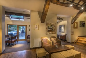 Lobby-Lounge