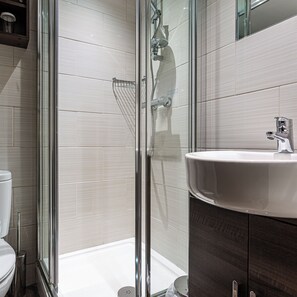 Classic Single Room | Bathroom | Free toiletries, hair dryer, towels, soap