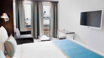 Skrivebord, lydisolert, wi-fi (inkludert) og sengetøy