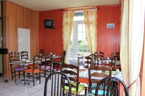 Daily buffet breakfast (EUR 8 per person)