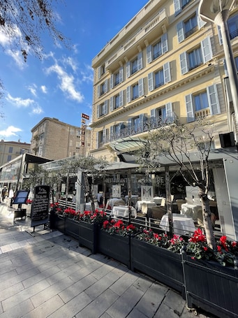 Exterior. Hôtel & Appartements Monsigny