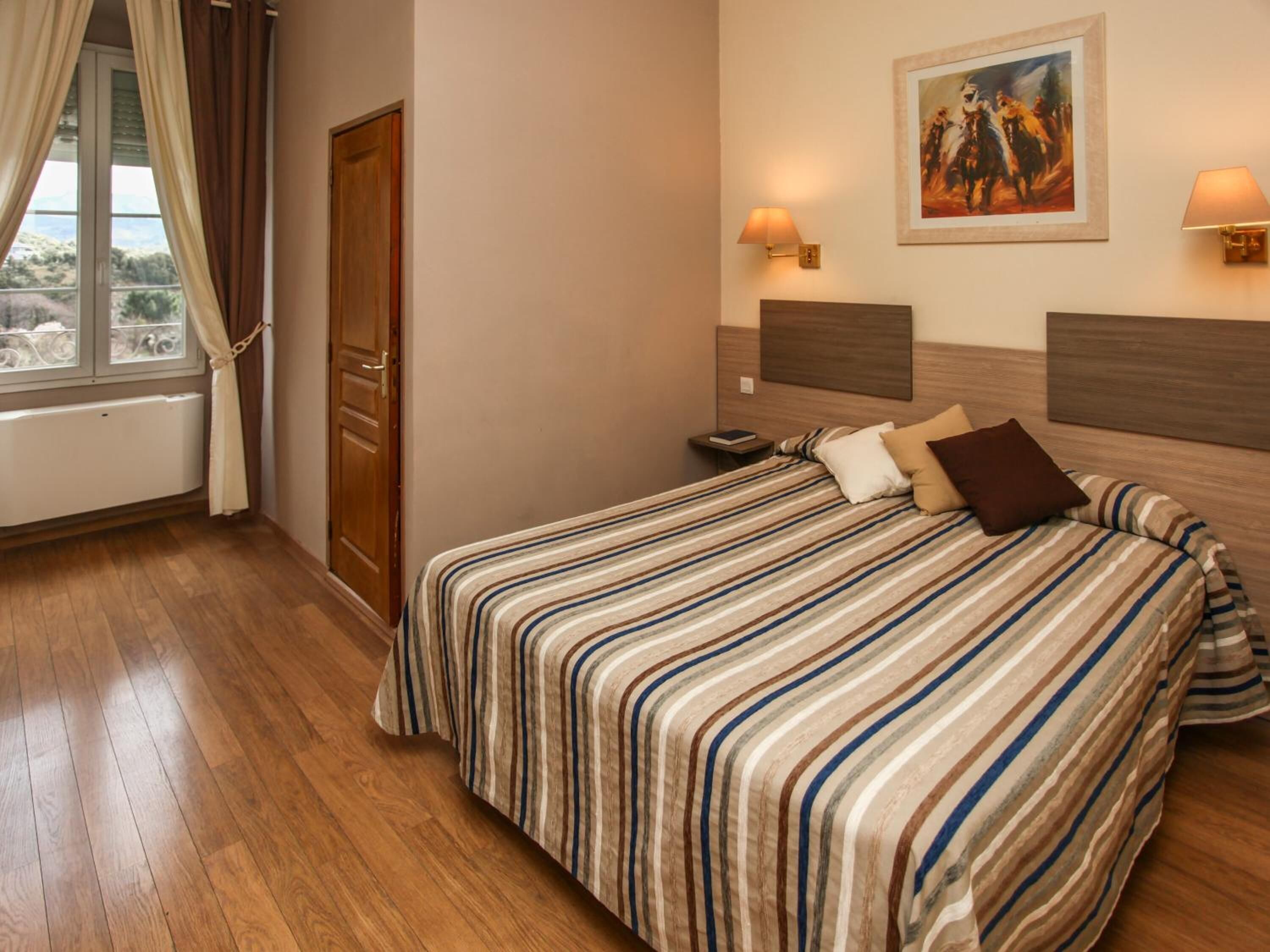 premium bedding, in-room safe, desk, blackout curtains