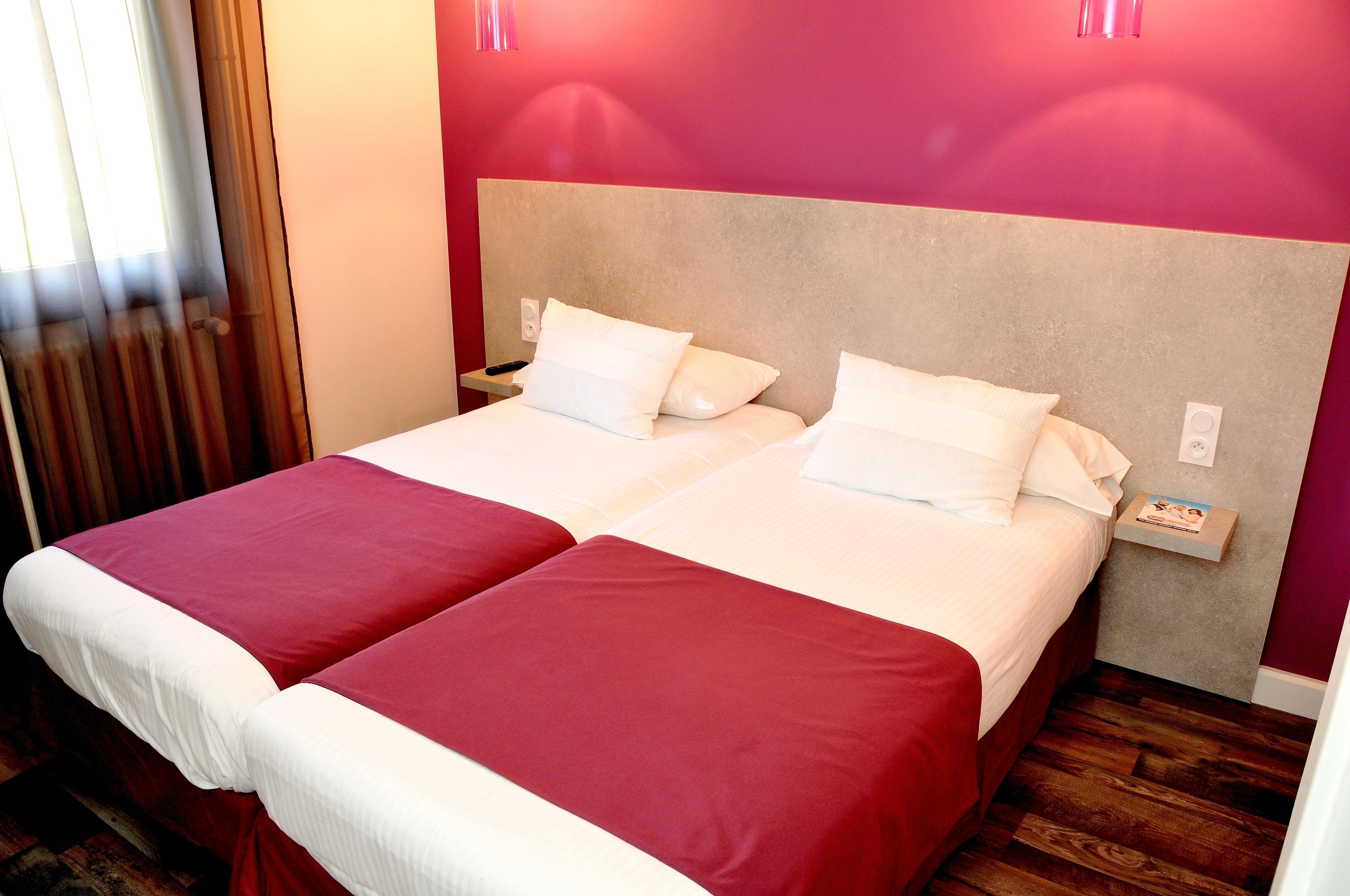 double room | desk, soundproofing, free wifi, bed sheets