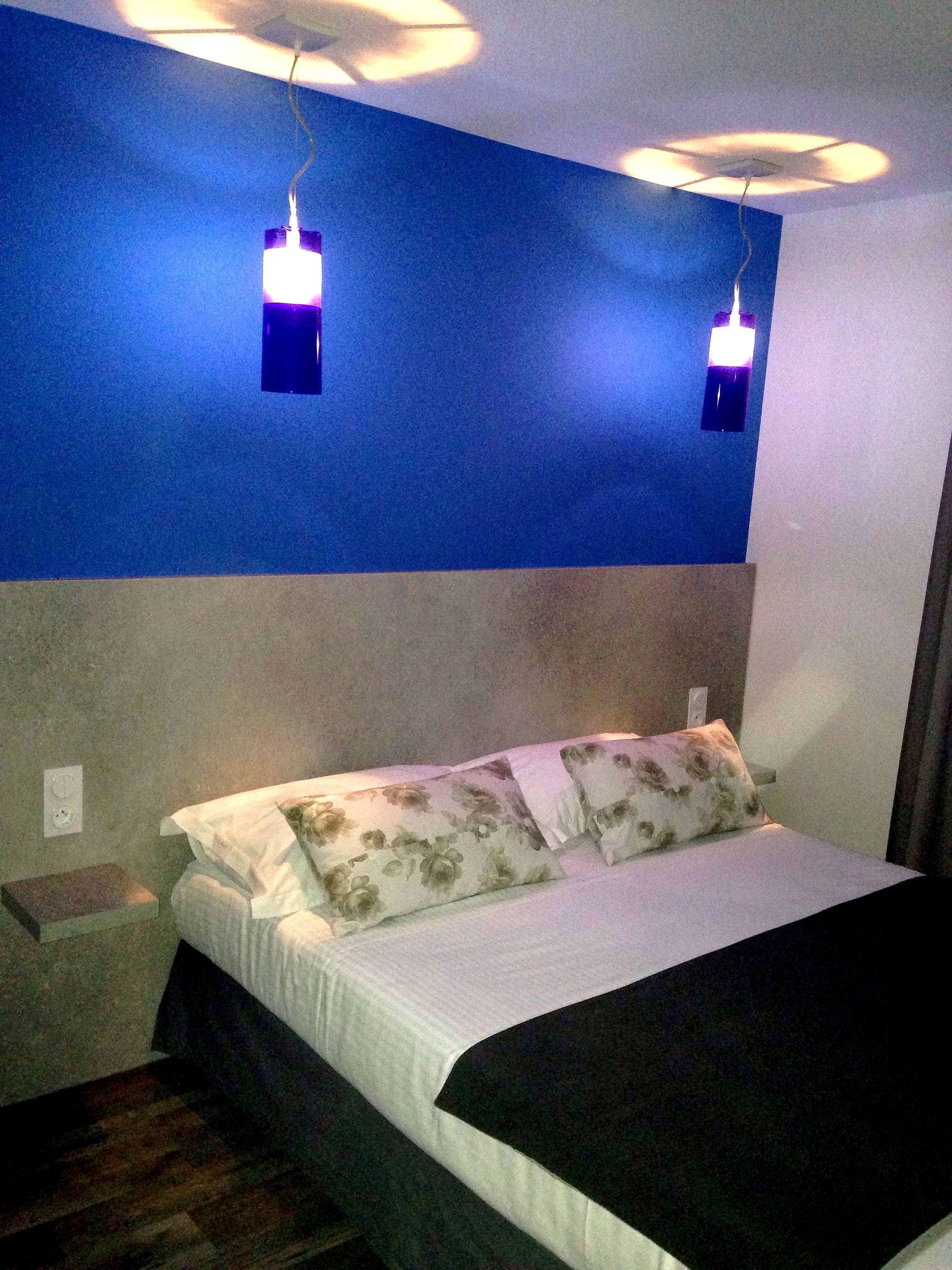 double room | desk, soundproofing, free wifi, bed sheets