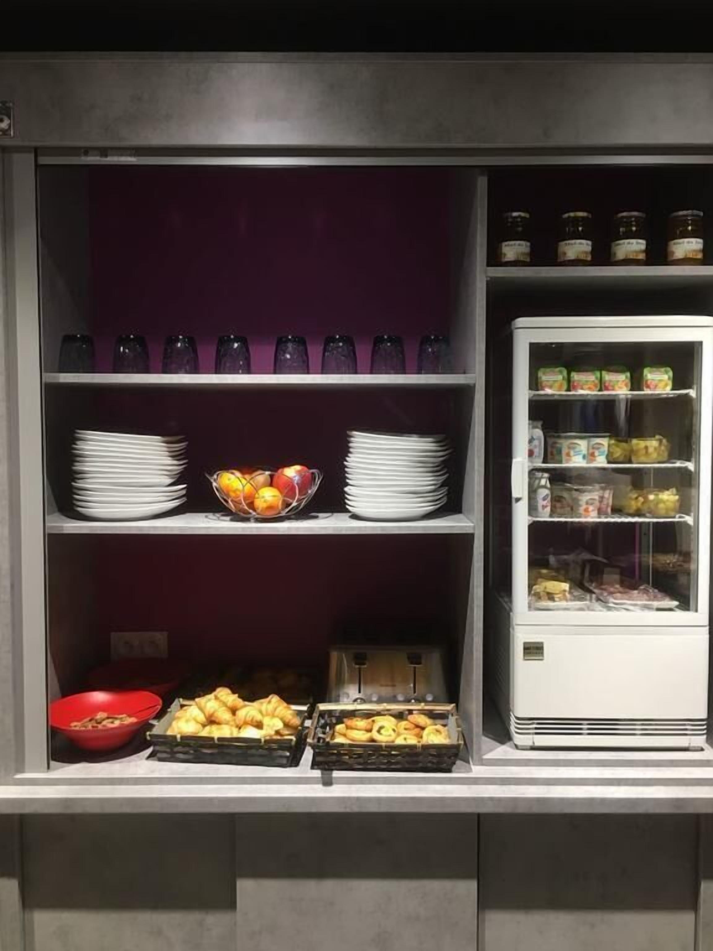 daily buffet breakfast (eur 11 per person)