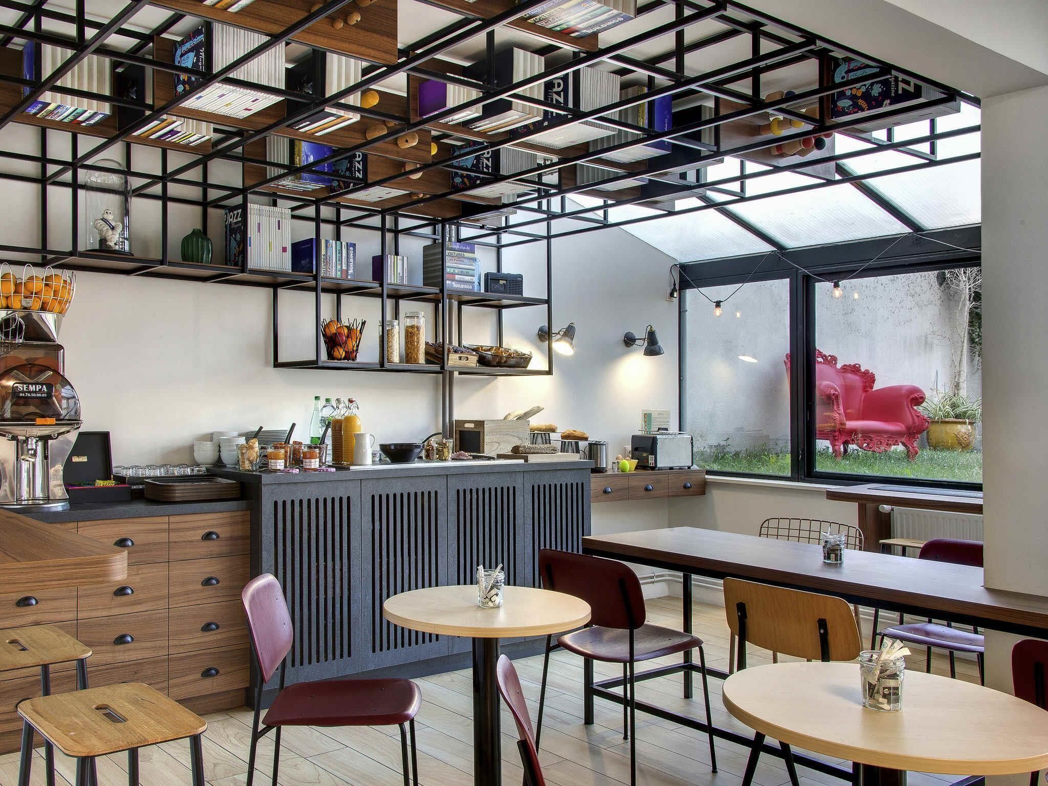 Buffet breakfast on weekends (EUR 13 per person)