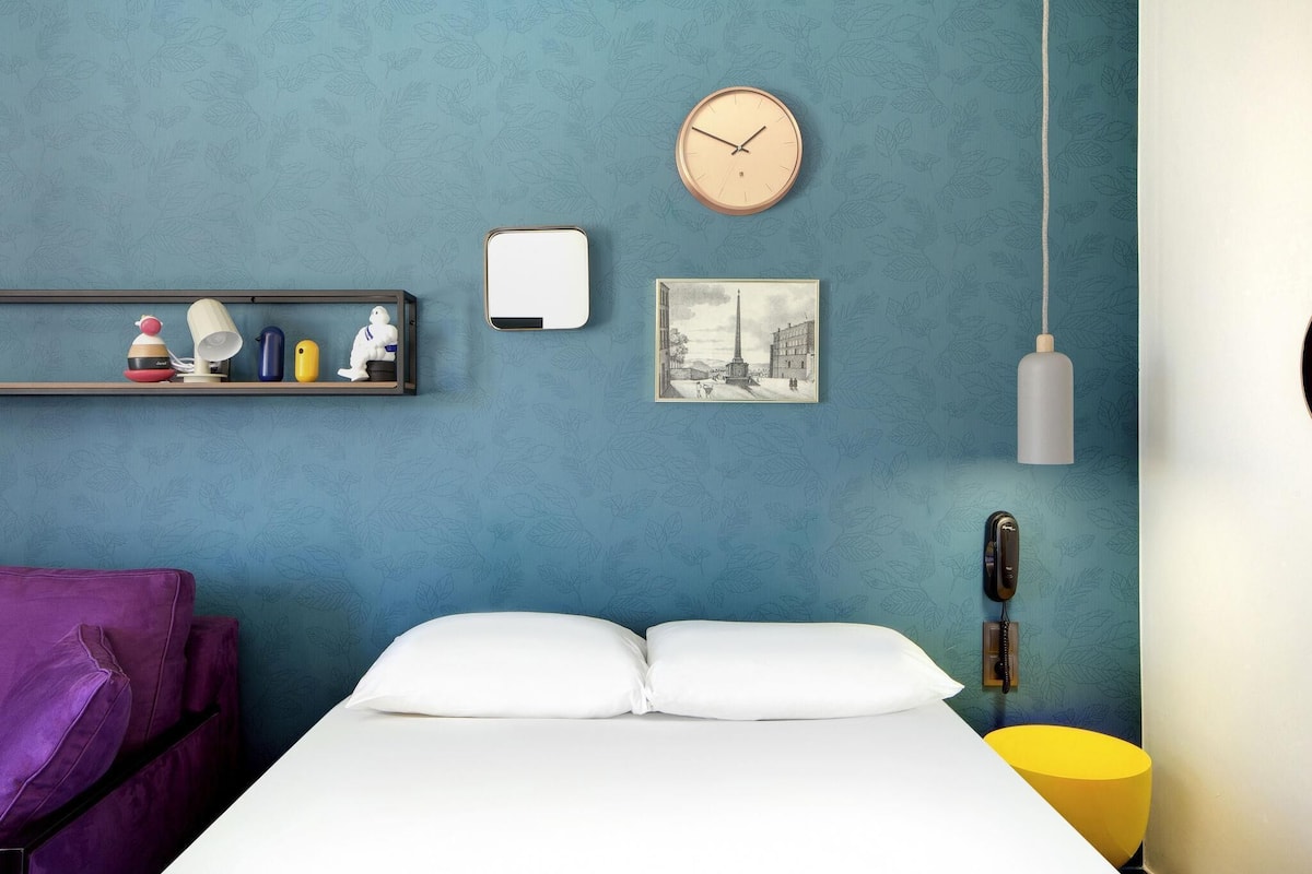 Standard Room, 1 Queen Bed with Sofa bed