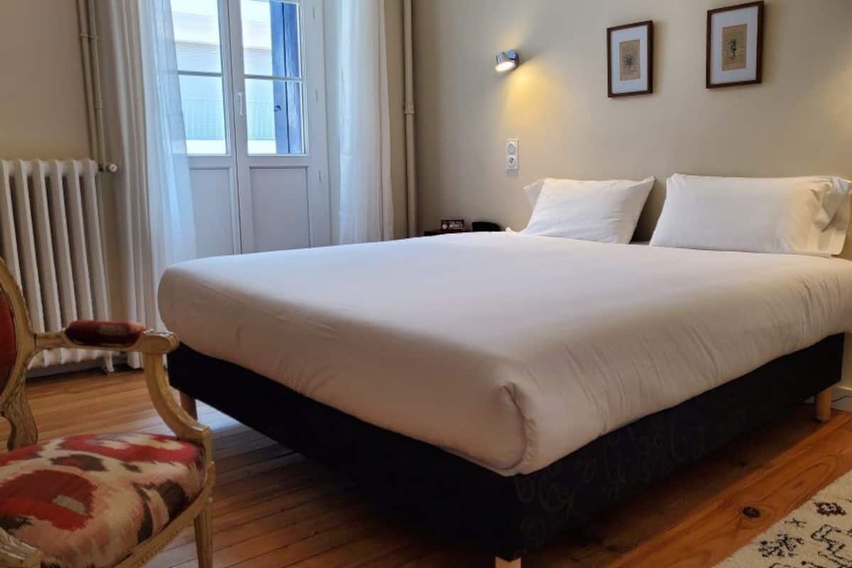 superior double or twin room | premium bedding, in-room safe, desk, iron/ironing board