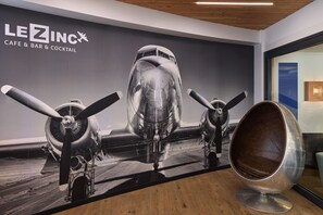 Bar lounge