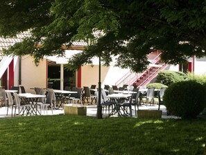 2 Restaurants, Frühstück, Mittagessen, Abendessen, französische Küche