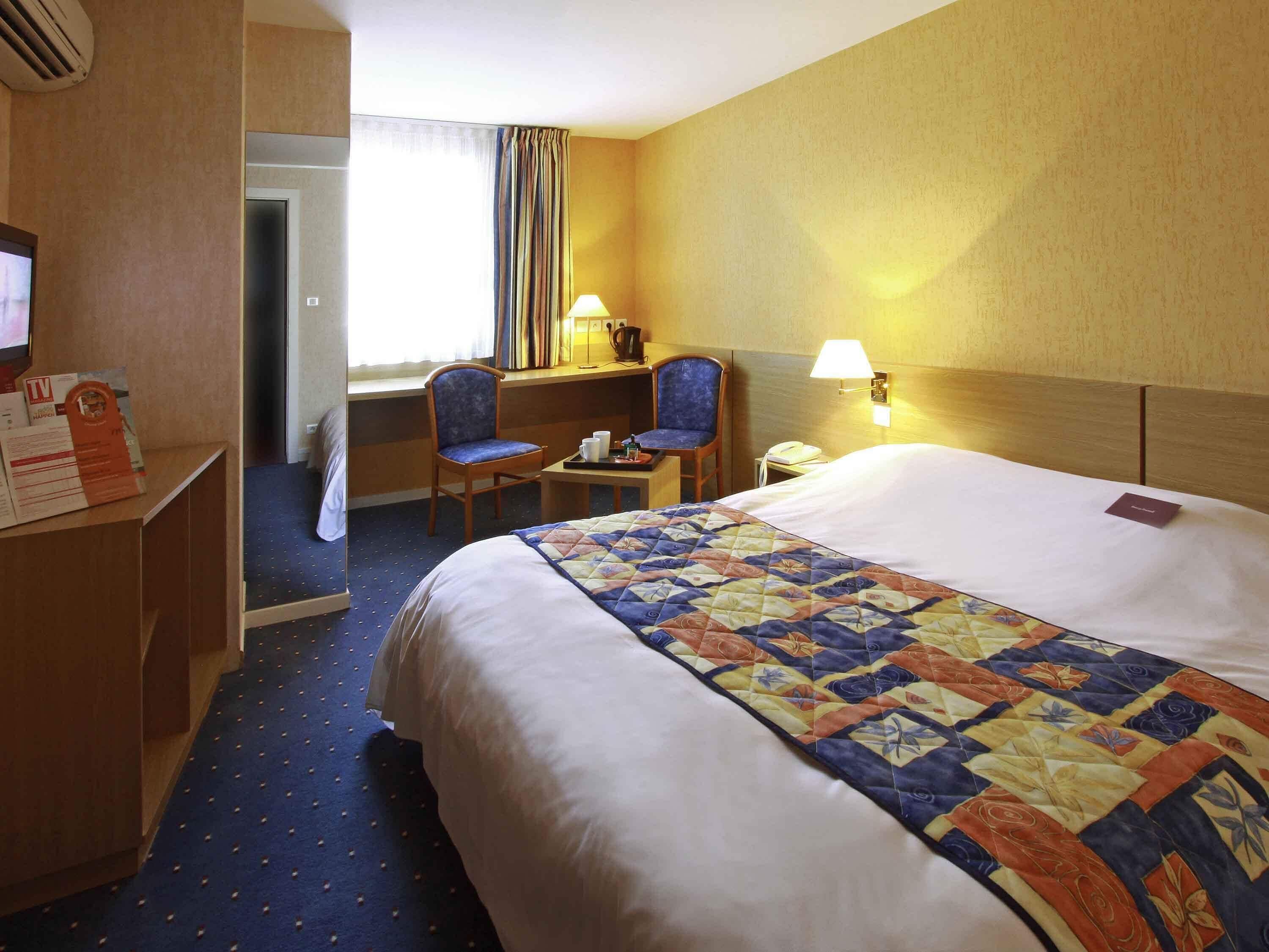 Standard Room, 1 Queen Bed