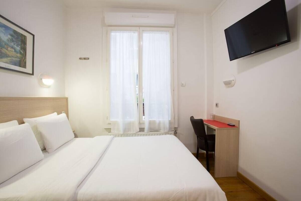 In-room safe, desk, blackout drapes, soundproofing