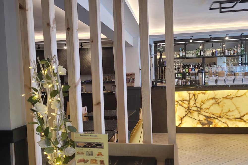 The Gatwick White House Hotel - Smallfield