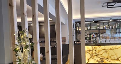 The Gatwick White House Hotel