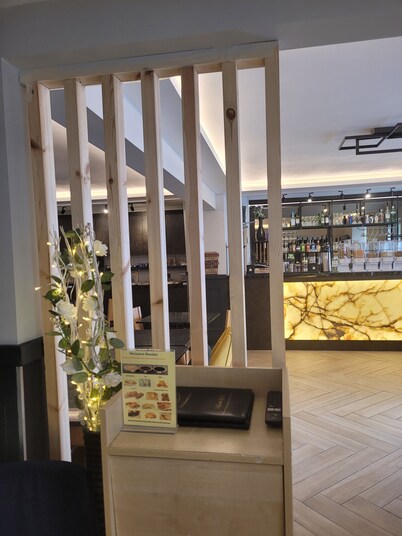 The Gatwick White House Hotel