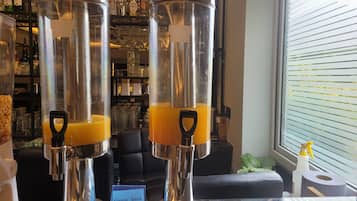 Daily continental breakfast (GBP 7.5 per person)