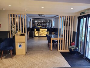 Daily continental breakfast (GBP 7.5 per person)