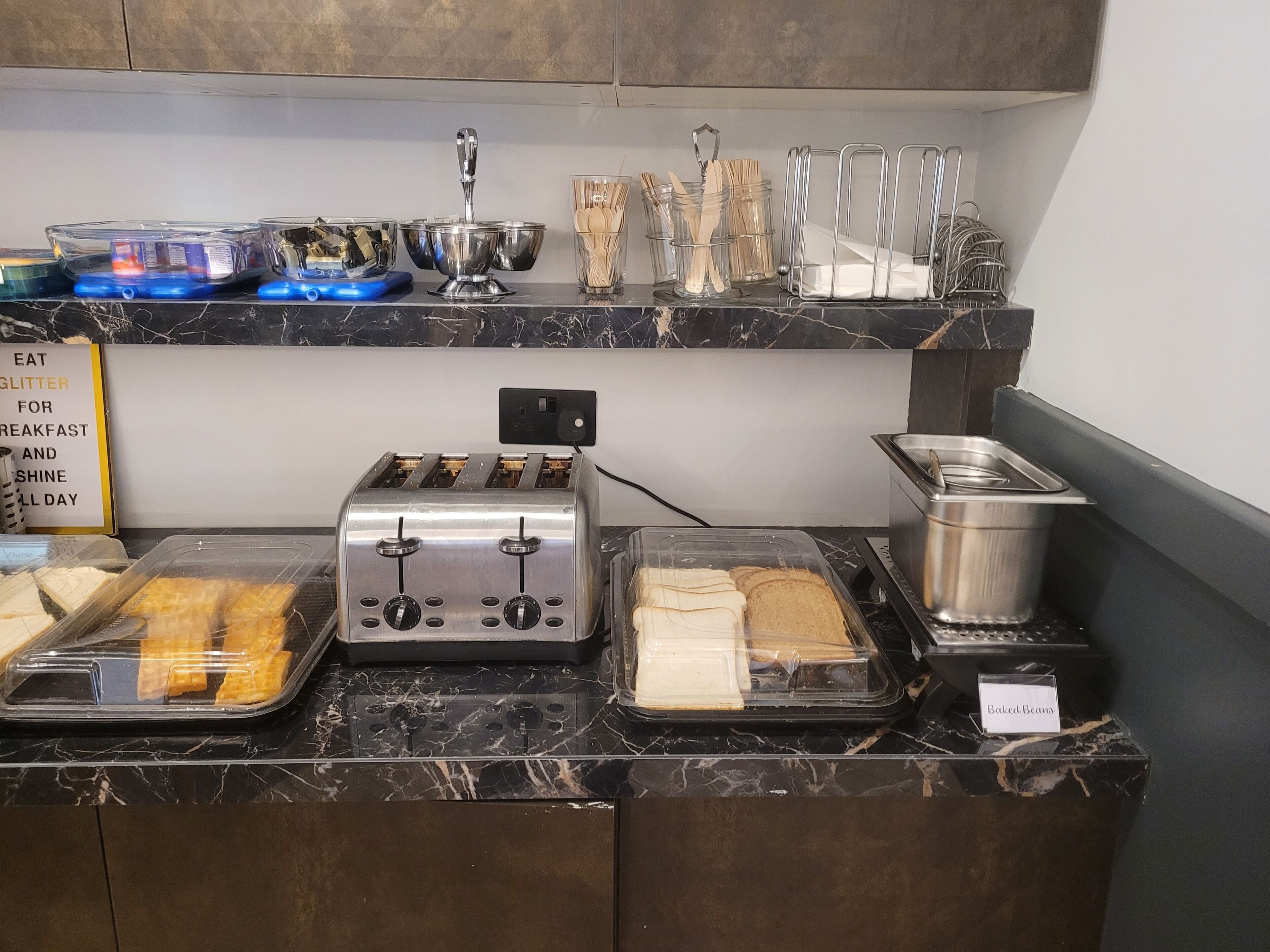 Foto - The Gatwick White House Hotel