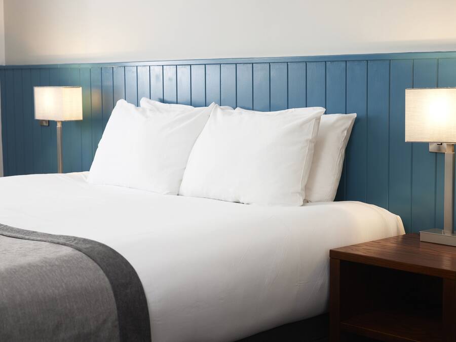 Double Room | Desk, iron/ironing board, free WiFi, bed sheets