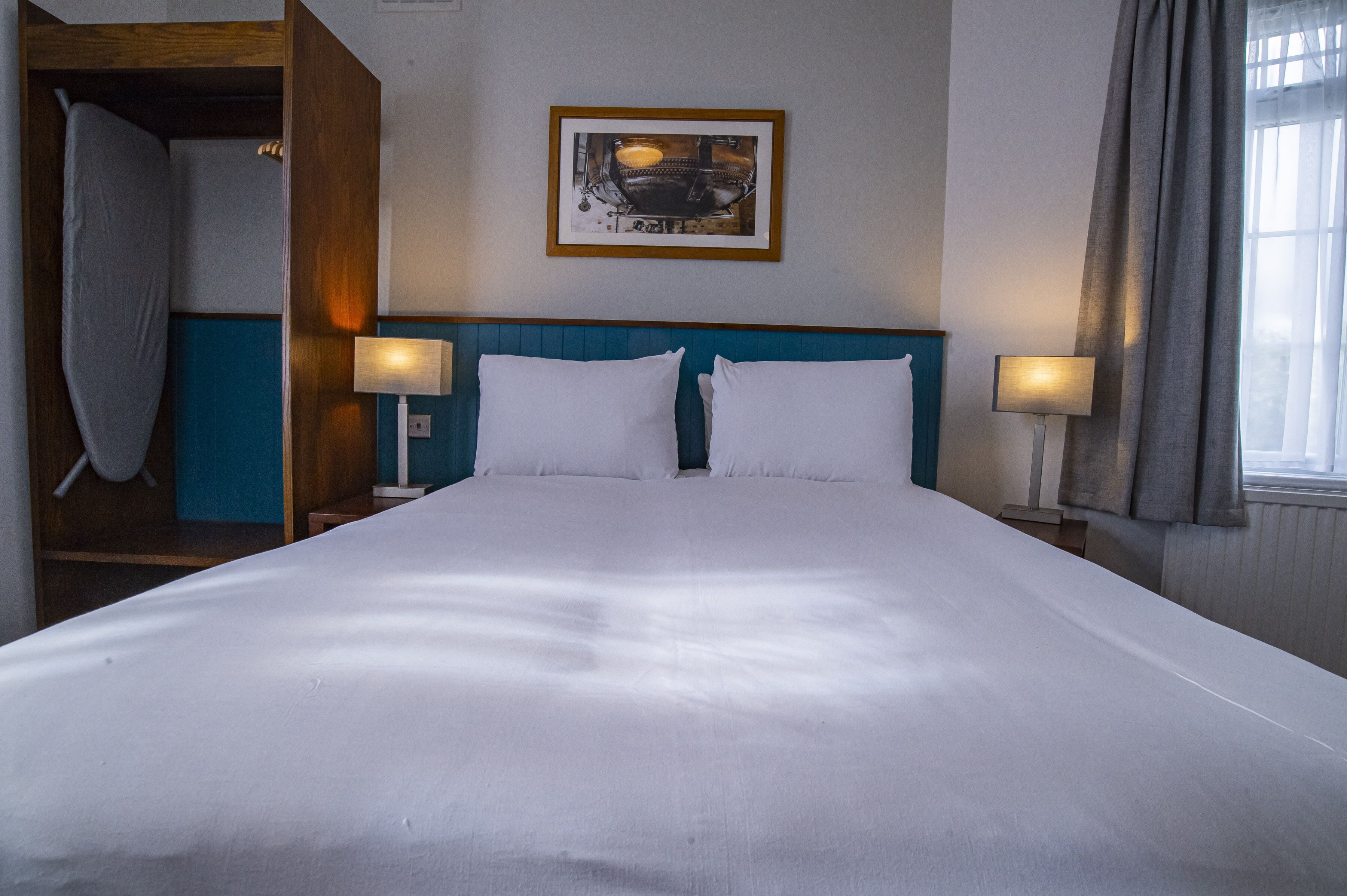 Desk, iron/ironing board, free WiFi, bed sheets