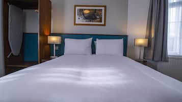 Desk, iron/ironing board, free WiFi, bed sheets