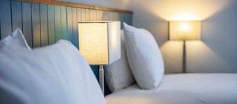 海菲尔德酒店，由Greene King Inns