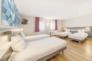 Room, Multiple Beds, Accessible, Non Smoking | Desk, free WiFi, bed sheets - Comfort Hotel Paris Porte d'Ivry (Ivry-sur-Seine)