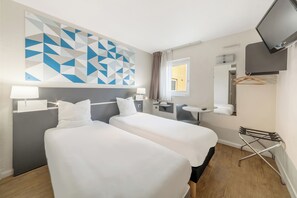 Habitación estándar, 2 camas individuales, no fumadores | Escritorio, wifi gratis, ropa de cama