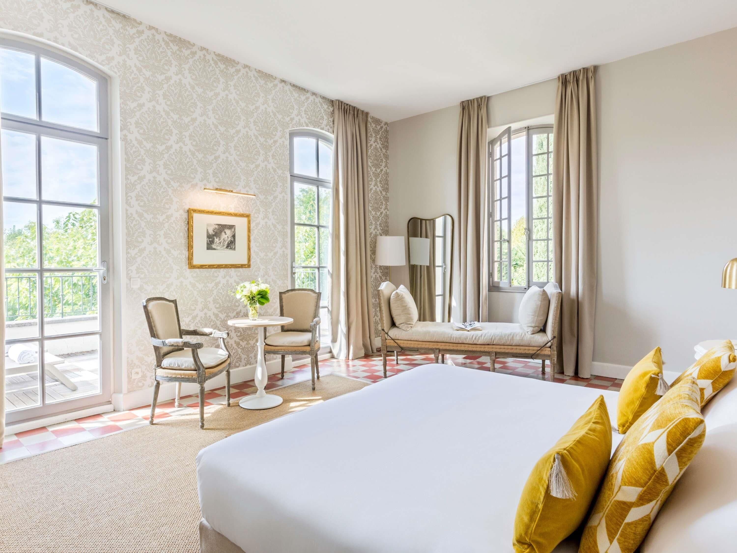 Signature Suite, 1 King Bed, Terrace, Garden View