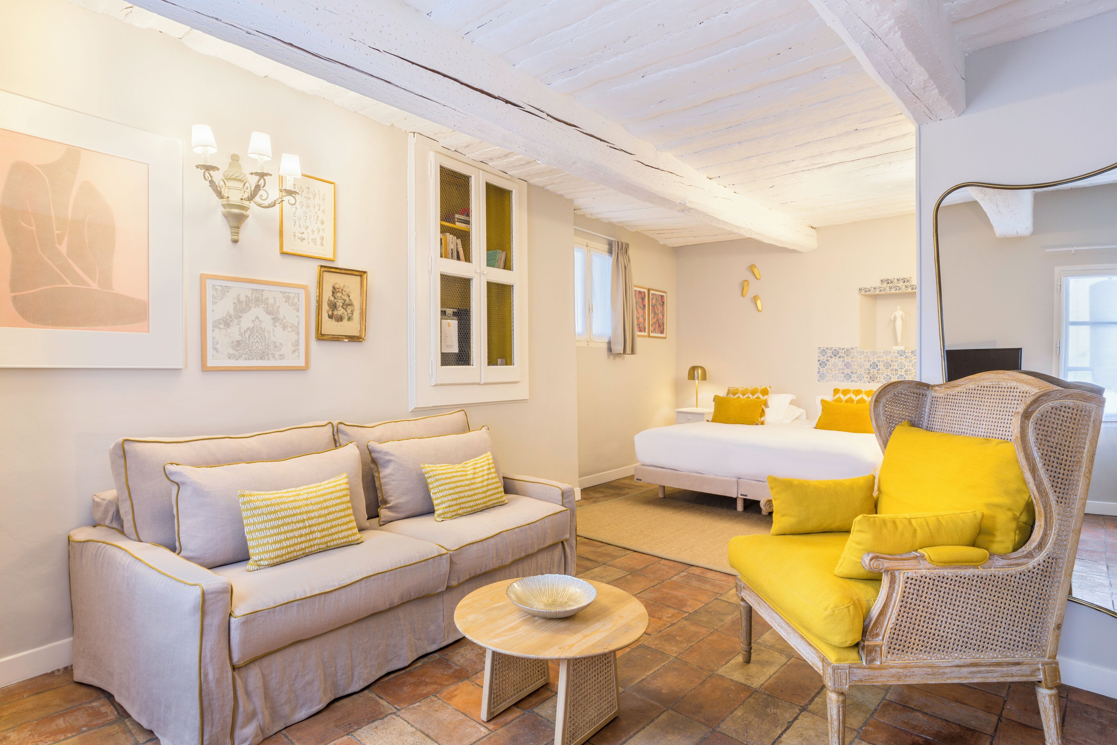 Rom – comfort, 1 kingsize-seng | Senger med overmadrass, minibar, safe på rommet og individuelt dekorert