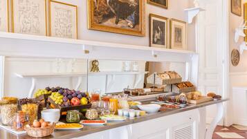 Daily buffet breakfast (EUR 21 per person)