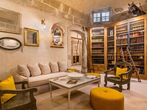 Exterior - Chateau de Mazan - Handwritten Collection (Mazan)