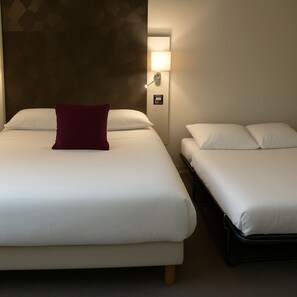 Room with 1 double bed and 1 sofa bed 1 person