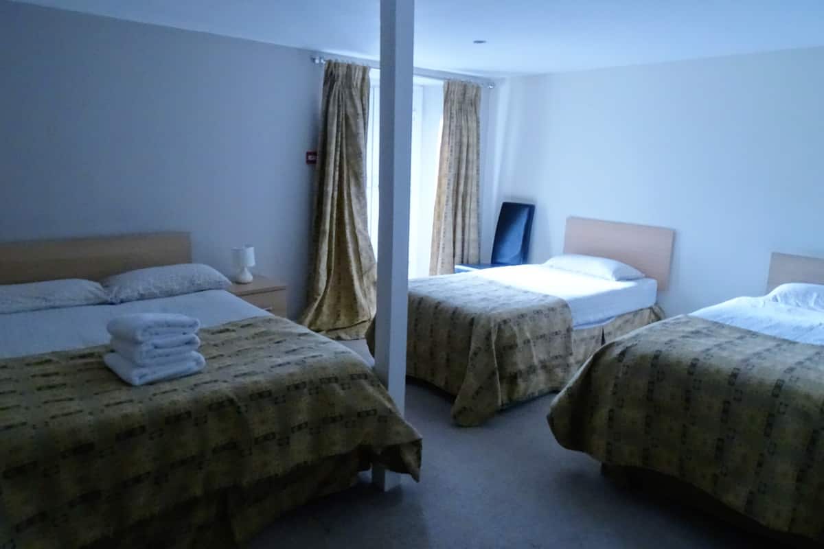 Iron/ironing board, free WiFi, bed sheets