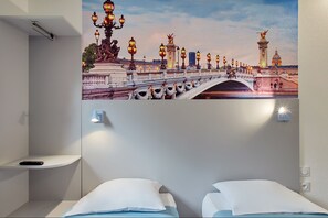 Chambre Standard avec lits jumeaux, 2 lits jumeaux | Bureau, rideaux d’obscurcissement, accès au Wi-Fi (inclus)