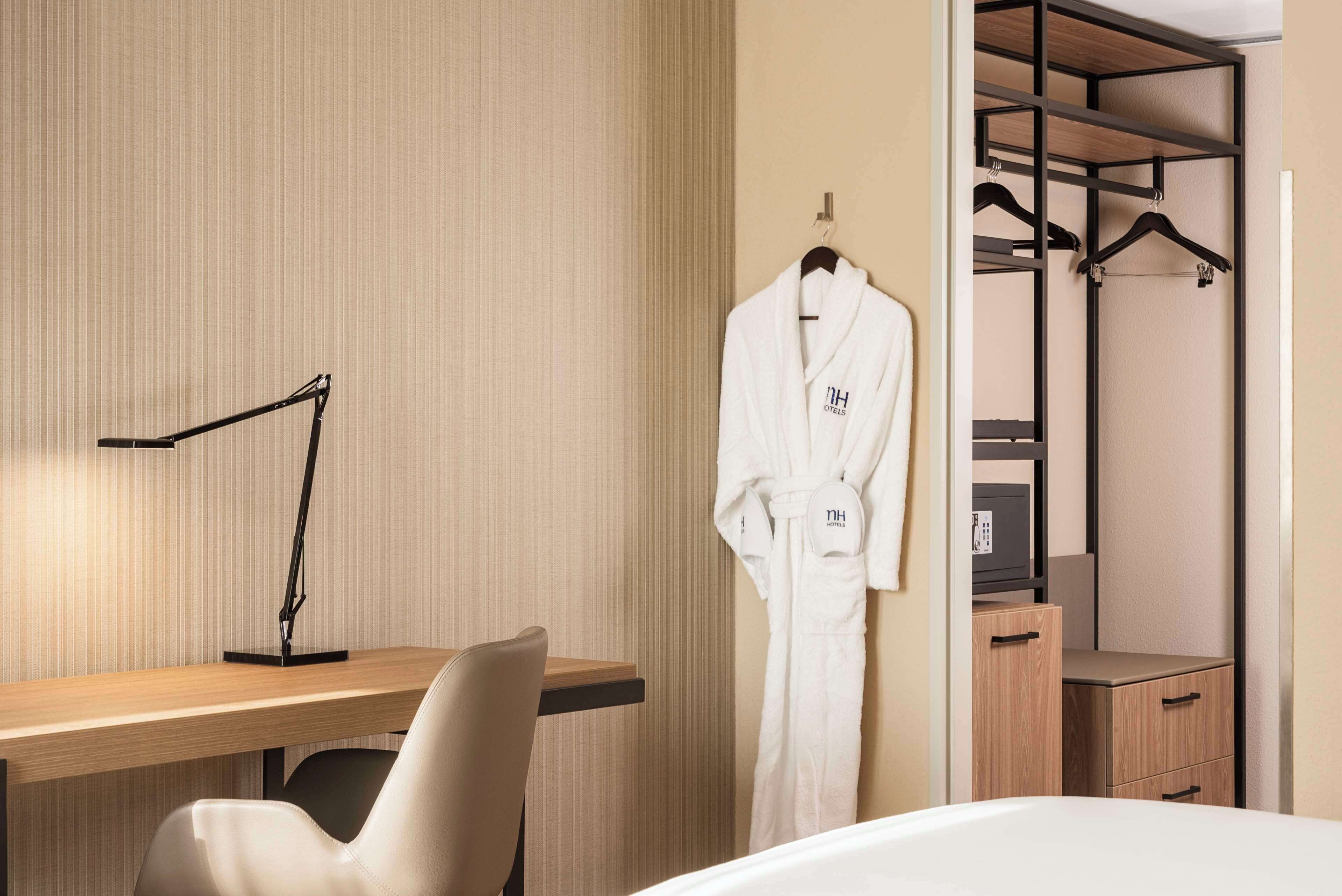 Superior-Zimmer | Daunenbettdecken, Minibar, Zimmersafe, Schreibtisch