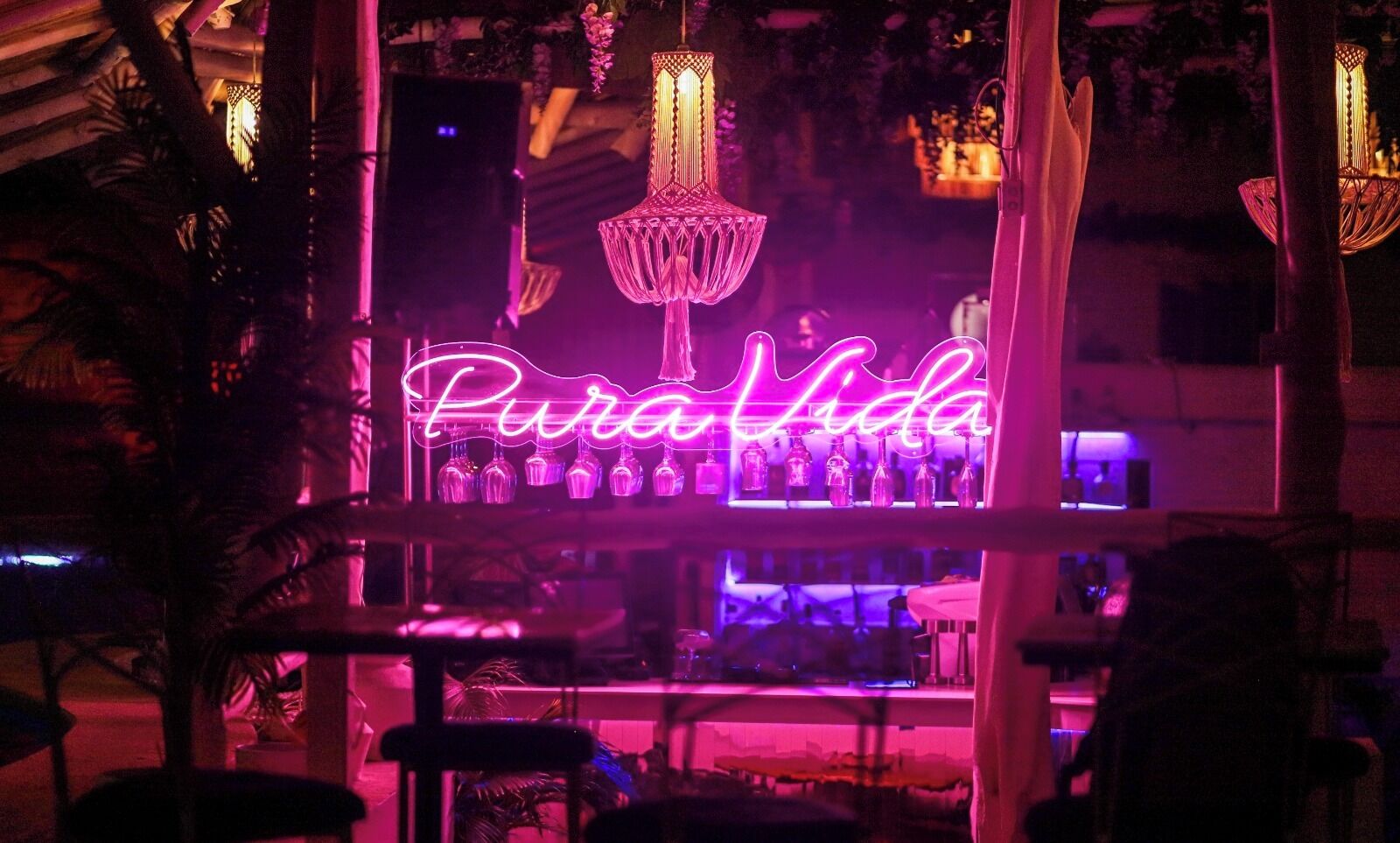 Bar (en la propiedad)